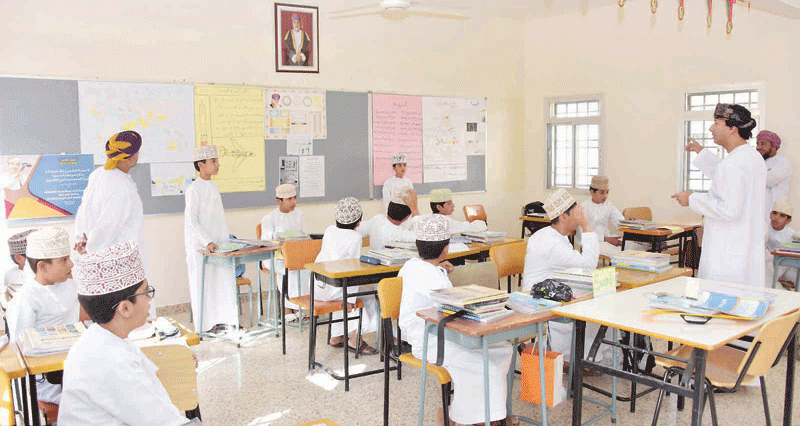 كيف يُسهم التعليم في هندسة بناء المجتمع العماني؟