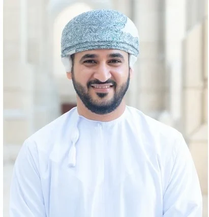 التعليم فـي عمان: بين البناء الأخلاقي والتوجيه السياسي