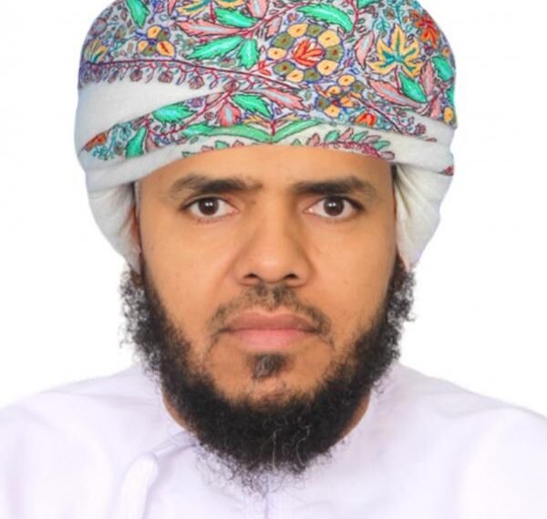 صراع النظرية والتطبيق في صناعة الأجيال (1 و 2 – 7)