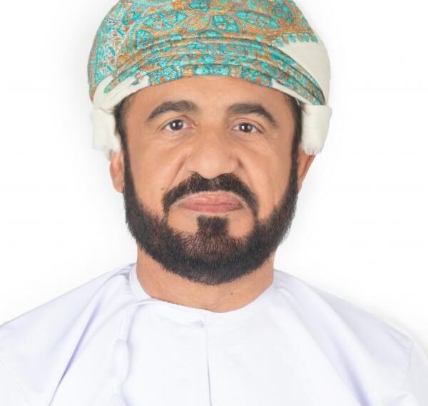 إلى بناة عُمان وصناع مجدها