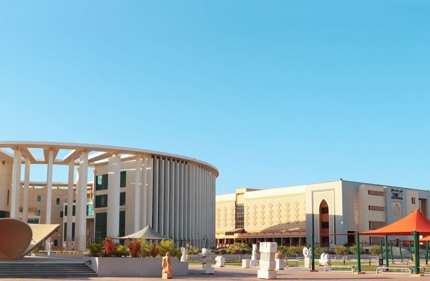 جامعة صحار ترتقي إلى المركز 65 في تصنيف “كيو إس”