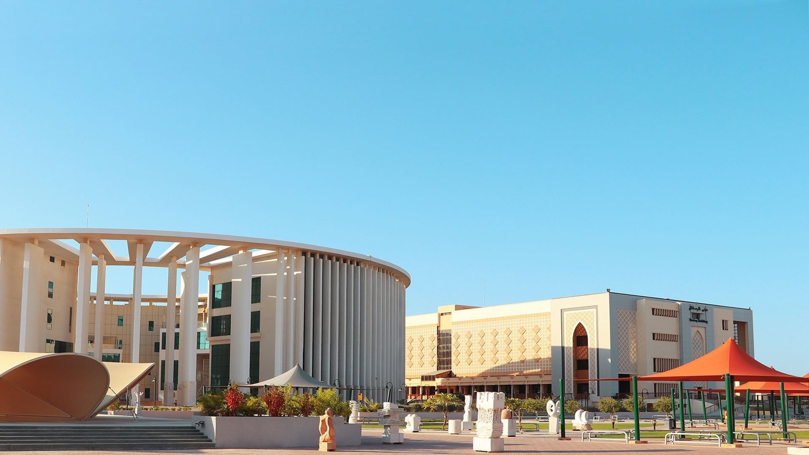 جامعة صحار ترتقي إلى المركز 65 في تصنيف “كيو إس”