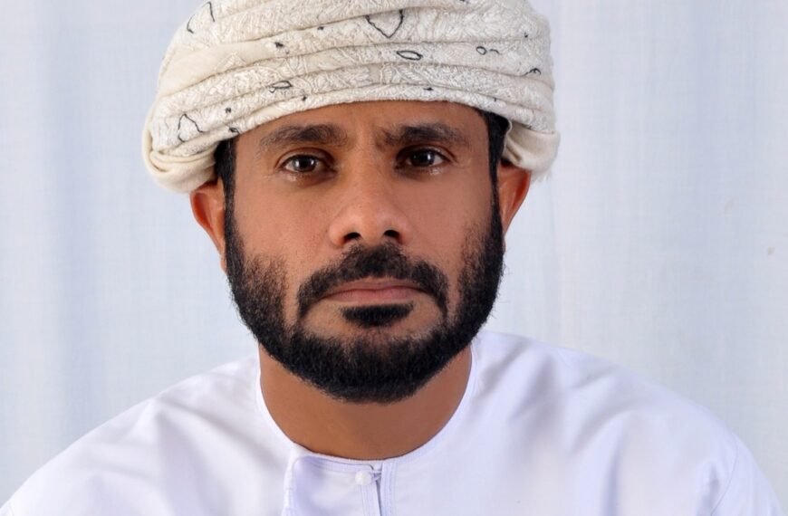الطالب مسعود والدكتور أحمد درويش